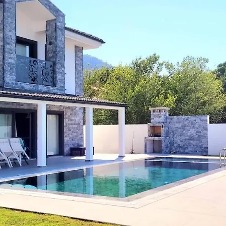 فيلة Beautiful 4-Bed Villa داليان